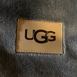 UGG Avery Hooded Throw Blanket 50" x 60" - Ash Fog